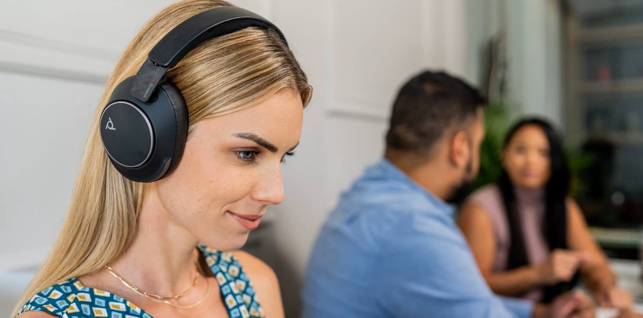 Poly Audifonos 002